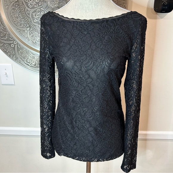 NWT White House Black Market black lace long sleeve top - Size XS - Picture 2 of 9